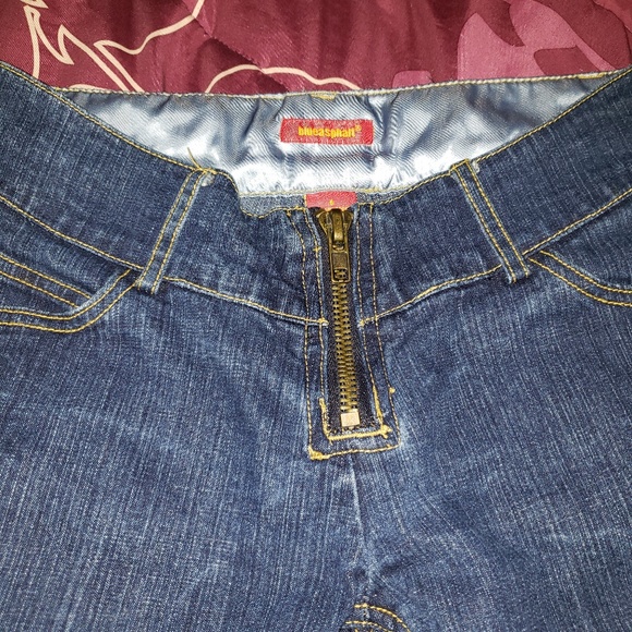 Blue Asphalt Women's Capri‎ Jeans - Picture 5 of 7